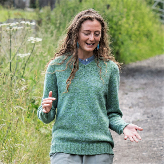 One Sweater V-neck Kit (Cirro & Arranmore Light)