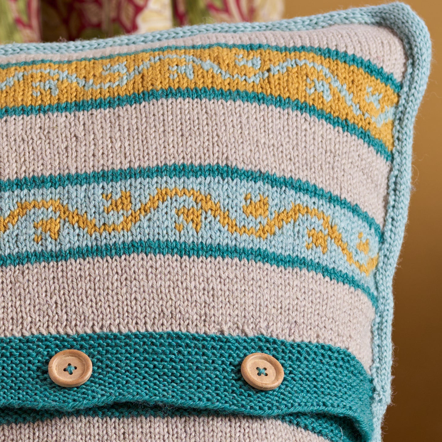 West Yorkshire Spinners Pattern - Grafton Cushion